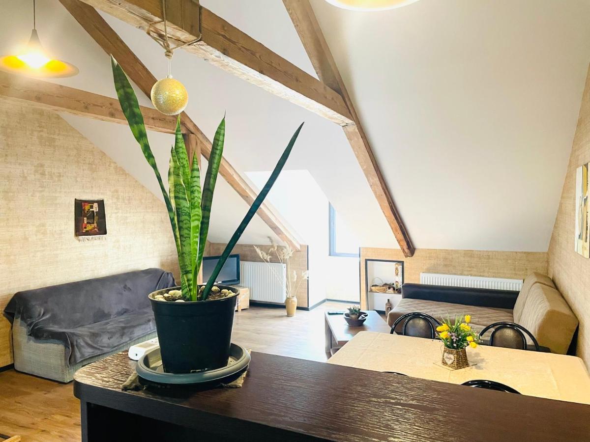 Beautiful Apartment On Atoneli Tbilisi Bagian luar foto